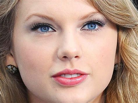 Pin by Vedantirathod on ️TAYLOR SWIFT ️ | Taylor swift eyes, Eye close ...