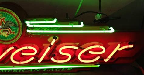 Vintage Budweiser Neon Beer Sign Lighted Large : Lot 224