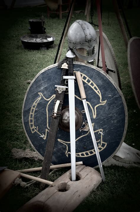 Free Images : metal, darkness, sword, fight, art, knight, helm, weapons, shield, image ...