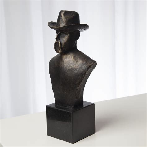 Top Hat Sculpture