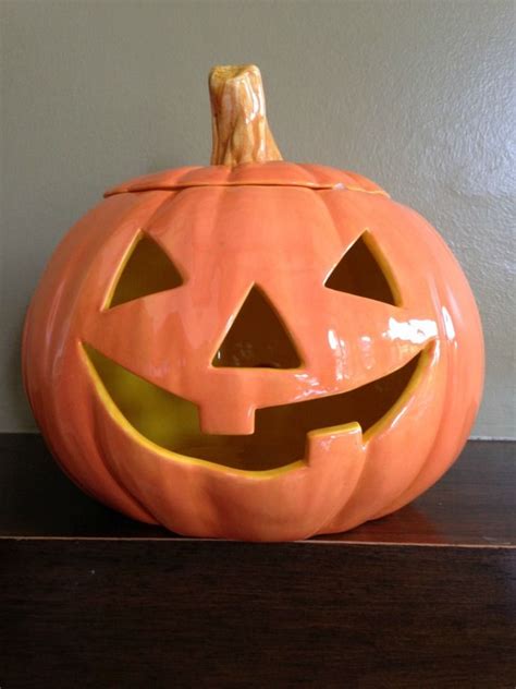 This ceramic Jack-O-Lantern isn't messy and stays fresh from year to year. | Jack o lantern ...