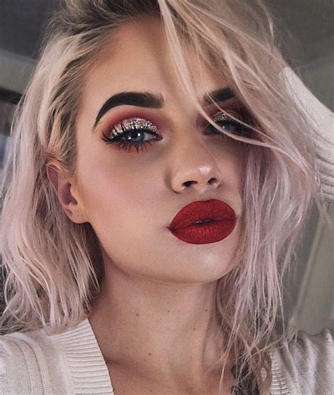 Pin by Caitlin Wright on looks | Red lipstick makeup, Red lip makeup, Red makeup