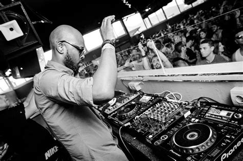 DJ's Production: Black Coffee Remixes AVICII' S Lay Me Down