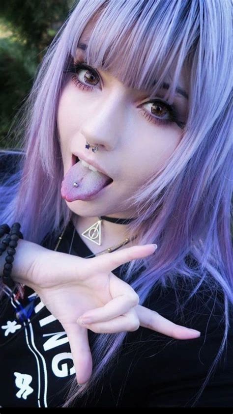 Pin by Яница Иванова on dream's | Cute emo girls, Emo hair, Scene hair