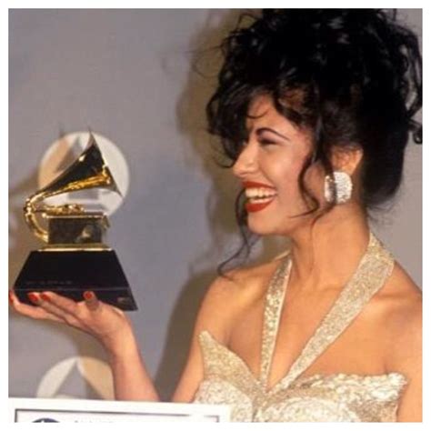 selena grammy award 1994 | Selena, Selena quintanilla, Selena quintanilla outfits