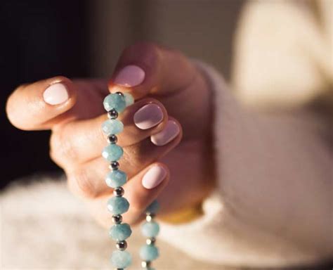 Astro Tips To Use Mala Beads For Meditation And Prayer | HerZindagi