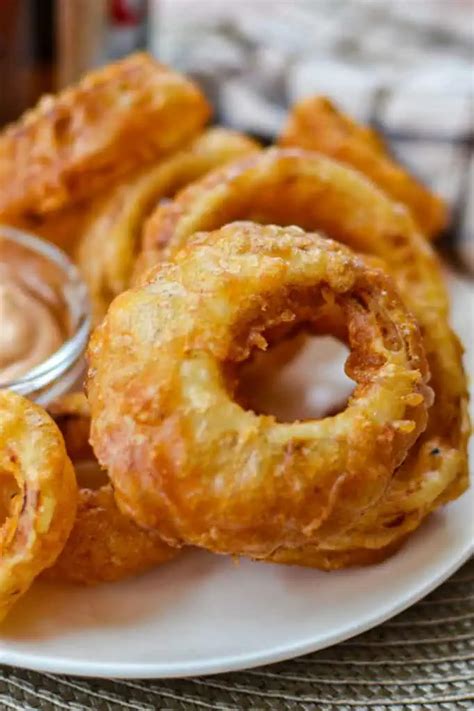 Beer Battered Onion Rings | Small Town Woman