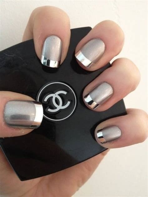 50 Eye-Catching Chrome Nails to Revolutionize Your Nail Game