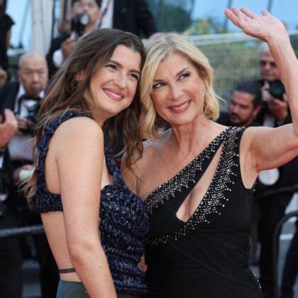 PHOTOS – Cannes 2023 : Michèle Laroque complice avec sa fille, le duo fait sensation sur le ...
