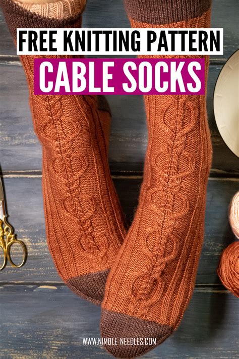 Stylish men's cable knit socks [Free knitting pattern]