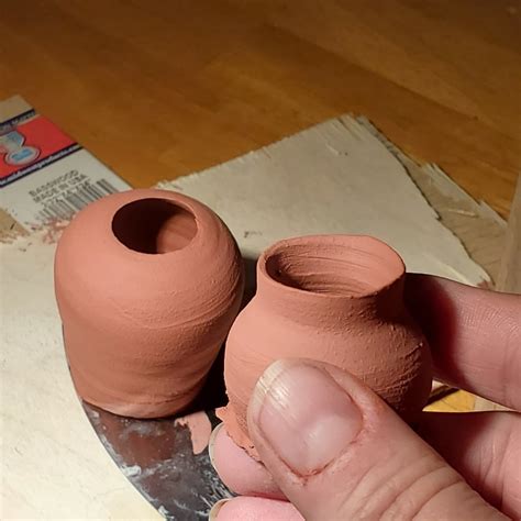 Mini clay pots : r/miniatures