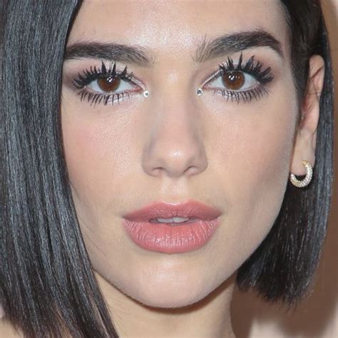 Dua Lipa Makeup | Celebrity makeup looks, Hairstyle, Celebrity makeup