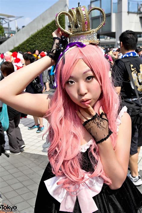 Comiket Cosplay in Tokyo | Japanese girl doing cosplay with … | Flickr