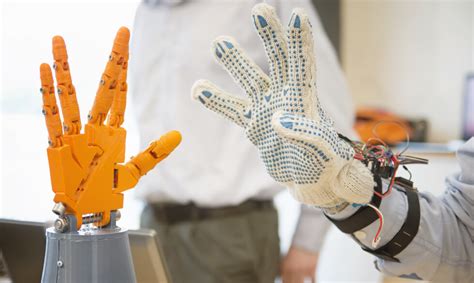 Bringing prosthetic hands to life | NIH MedlinePlus Magazine