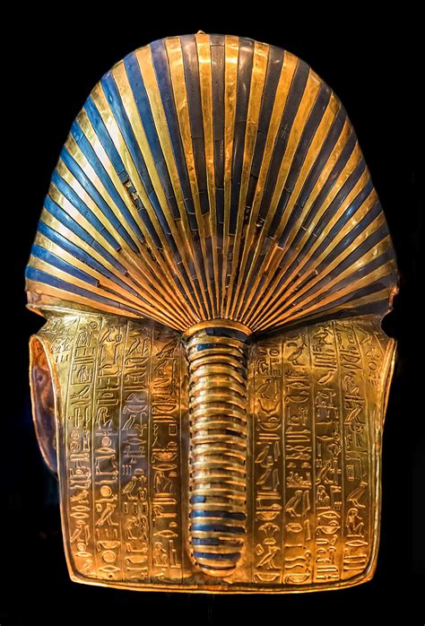 The back of the famous burial mask of Egyptian Pharaoh Tutankhamen (King Tut). : r/AlternateAngles