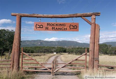 Pin by Luis Gaxiola on Arquitectura casas | Ranch signs entrance, Ranch ...