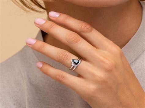 Mejuri sells unique, affordable engagement rings and wedding bands - Business Insider