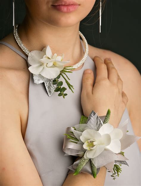 Corsage Formal - Corsage Prom