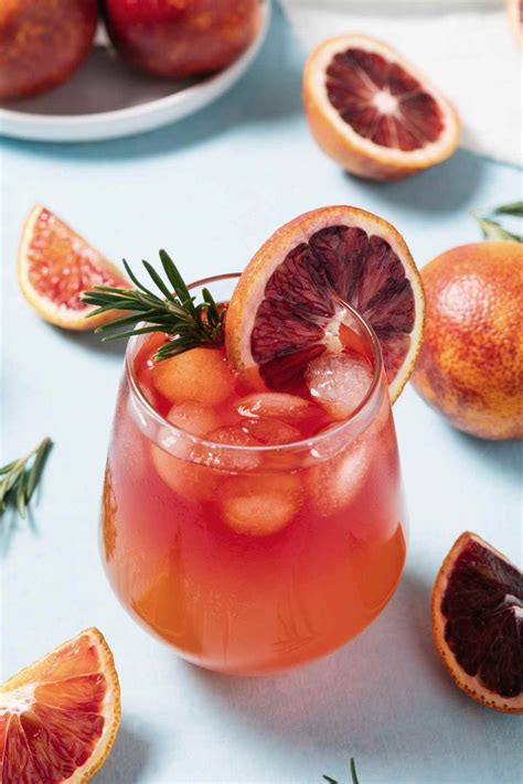 11 Best Sweet Vermouth Cocktails (Easy Vermouth Drinks) - IzzyCooking