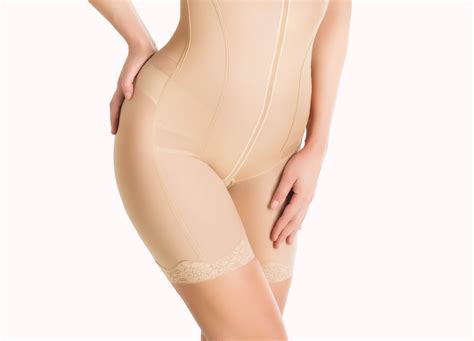 Postsurgical Compression Garments: What to Know | RealSelf News