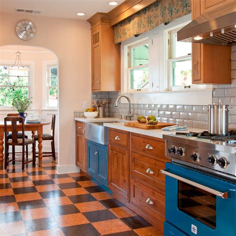 Bungalow Kitchen - Photos & Ideas | Houzz