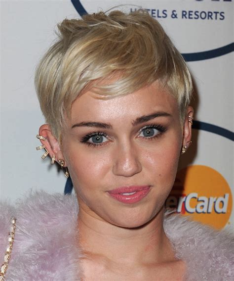 Miley Cyrus Short Hair Cut - Miley Cyrus New Short Pixie Haircut 2012 ...