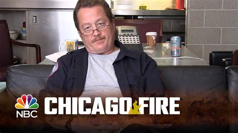 Chicago Fire - Mouch on the Couch (Digital Exclusive) - YouTube