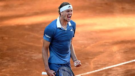 Alexander Zverev reaches French Open final four in fine style | SABC