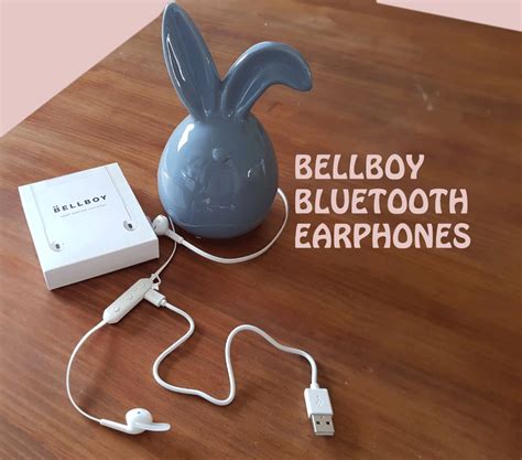 earphones-gif Tech Girl, New Gadgets, Earphone, Bluetooth, Earbuds, Gif