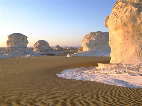 "Sahara el Beyda," the White Desert of Egypt [2845x2134] : r/EarthPorn