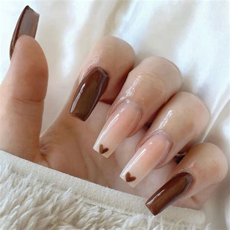 25 Simple Nail Designs That Are Easy To Do - Social Beauty Club