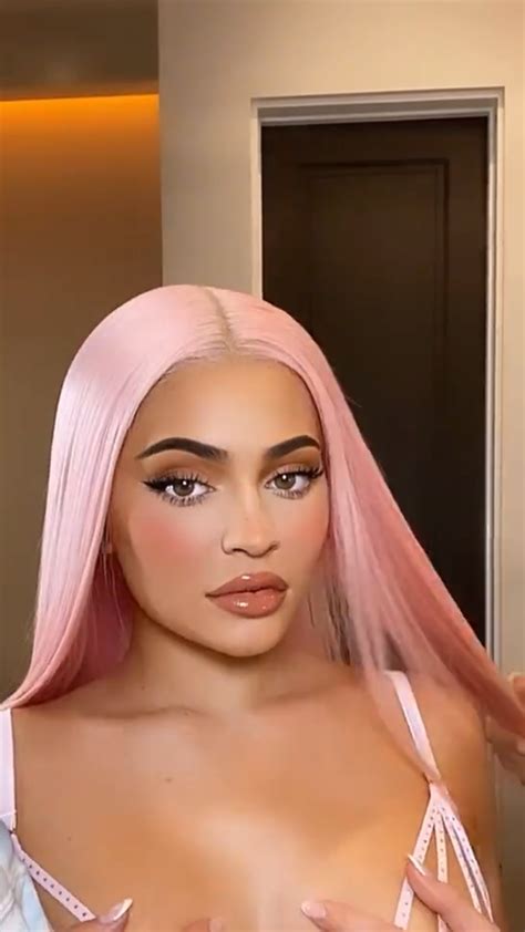 Kylie Jenner Already Switched From Blonde to Pastel Pink Hair — Photos | Allure