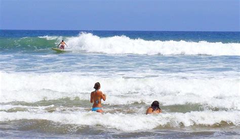 Montanita Ecuador Surfing: Want to try it? - Wanderbus Ecuador