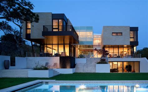 Complexity Geometry Architecture in A Huge Modern House - Viahouse.Com