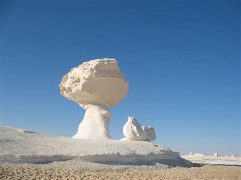 White Desert National Park, Egypt (with Map & Photos)