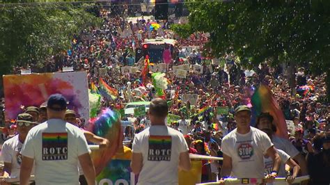 Thousands fill downtown to celebrate at Seattle Pride Parade | KOMO