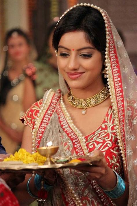 Deepika Singh AS Sandhya In Diya Aur Baati Hum Hd Wallpaper Free