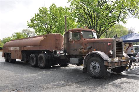 The 1955 Peterbilt 281 tanker truck from 1971 movie DUEL. | Flickr Big Ford Trucks, Big Rig ...