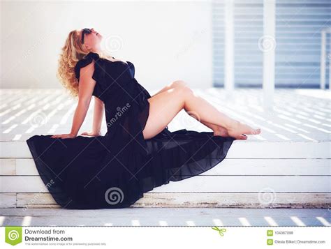 Body Positive, Plus Size Woman Enjoys Summer Day Stock Photo - Image of pretty, cheerful: 104367098