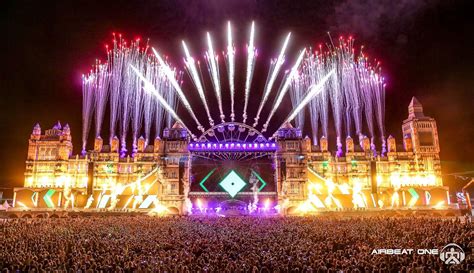 Armin van Buuren, Dimitri Vegas & Like Mike, The Chainsmokers & more ...