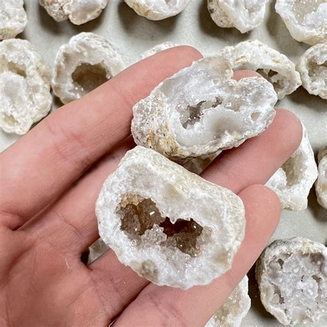 Polished Quartz Geodes - PQG04-B5 - Chakra Wholesale