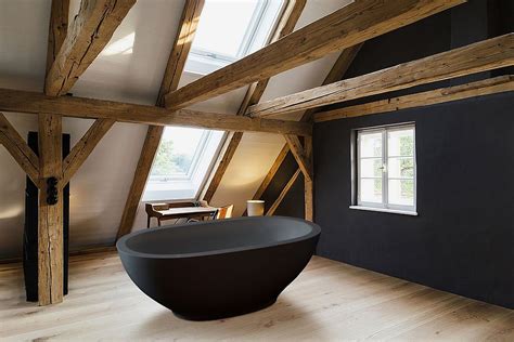 Dark Indulgence: 18 Black Bathtubs for a Stylish, Dashing Bathroom!