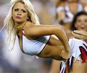 25 Most Embarrassing Cheerleader Wardrobe Fails | Wardrobe fails, Guys ...