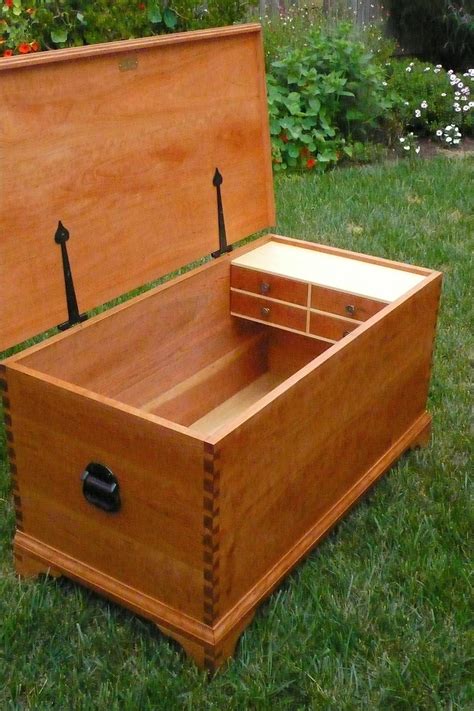 Free woodworking plans for hope chest