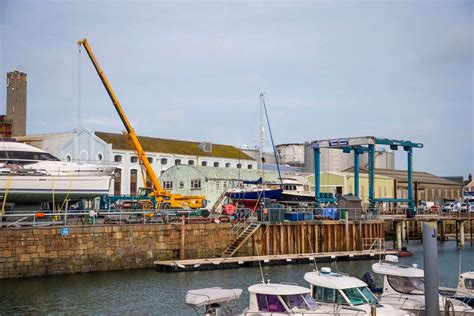 Boat hoist is replaced after 15 years | Guernsey Press