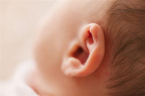 Baby Ear infection symptoms – what to look out for