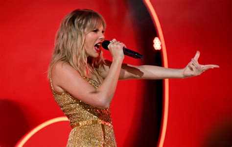 Taylor Swift video prompts rumours for 'Red (Taylor's Version)' bonus track