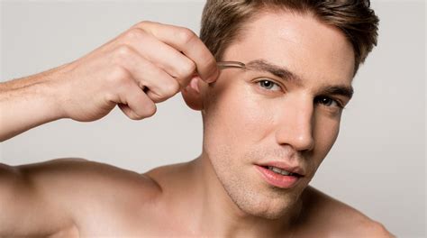 Guide to Grooming Men’s Eyebrows [2024] How to Trim Eyebrow for Guys