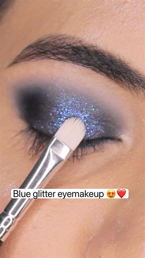 Blue glitter eyemakeup 😍 ️ | Beginners eye makeup, Smoky eye makeup, Day eye makeup