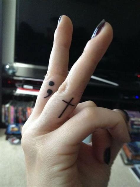 Cross Tattoo On Middle Finger Meaning - Viraltattoo